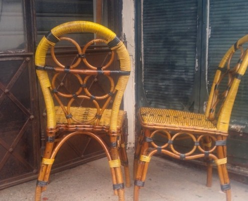 chaises en rotin jaune