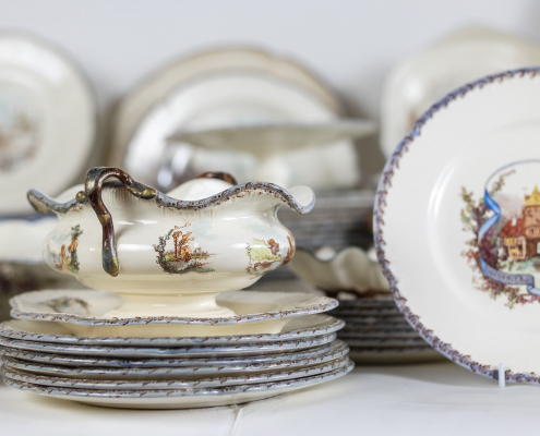 Choisy-le-Roi, Service de 200 pièces, motif du Hameau de la Reine Marie-Antoinette, XIXe en porcelaine, France (1)