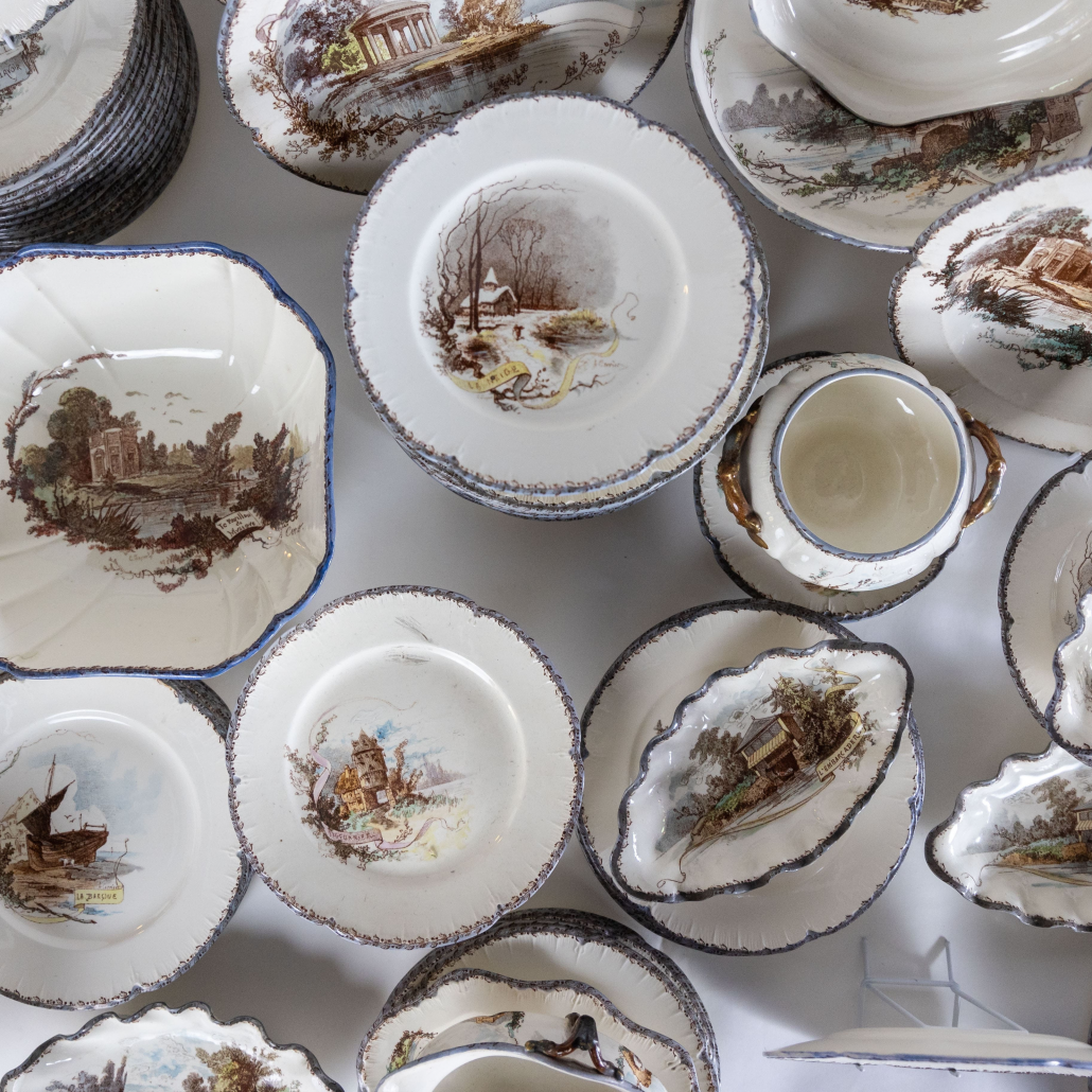 Choisy-le-Roi, Service de 200 pièces, motif du Hameau de la Reine Marie-Antoinette, XIXe en porcelaine, France (4)